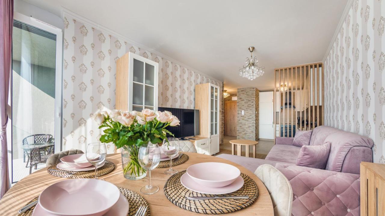 Apartament Z 1 Sypialnia Retro Deluxe 60 F Perlowa Przystan - Holiday City 코워브제크 외부 사진